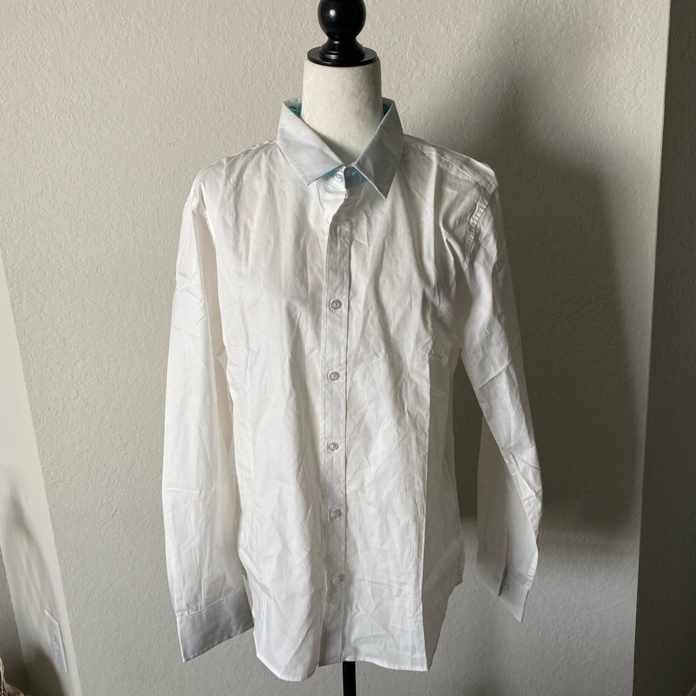 Beotyshow White Button Down Shirt NWOT